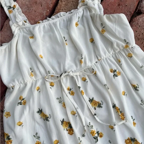 Siren Lily Floral Dress with Yellow Accents - Picture 3 of 8